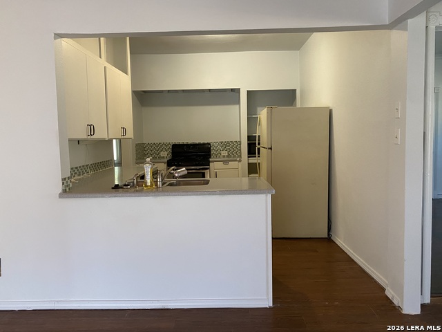 Image 3 of 43 For 532 Westwood