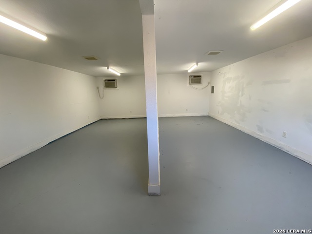 Image 39 of 43 For 532 Westwood