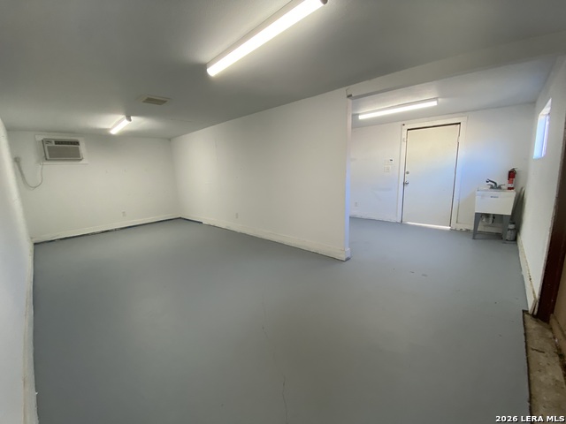 Image 40 of 43 For 532 Westwood