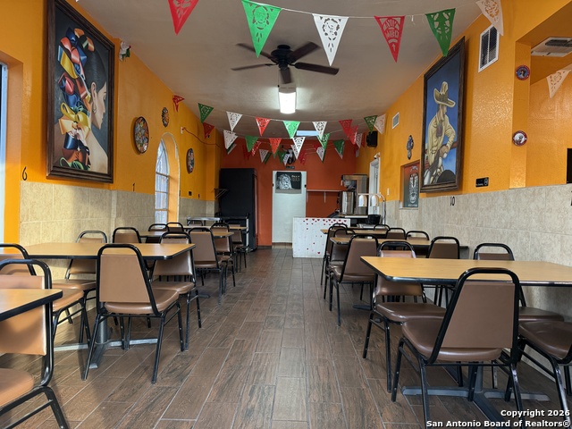 Listing photo id 8 for 5402 Zarzamora S