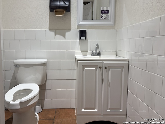 Listing photo id 12 for 5402 Zarzamora S