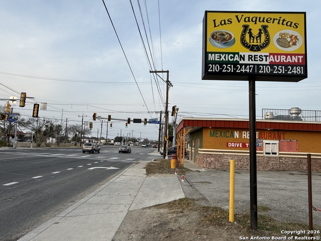 Listing photo id 0 for 5402 Zarzamora S