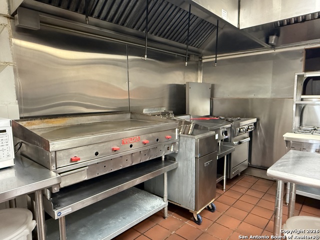 Listing photo id 20 for 5402 Zarzamora S