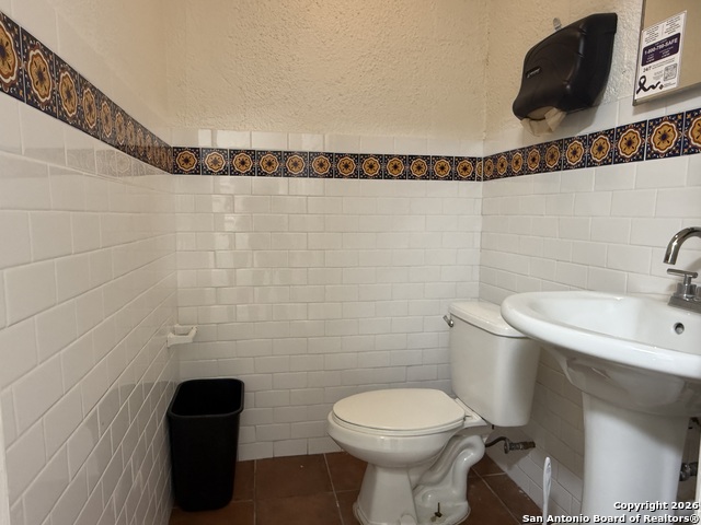 Listing photo id 31 for 5402 Zarzamora S