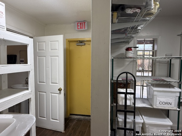 Listing photo id 33 for 5402 Zarzamora S