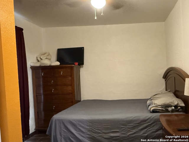 Listing photo id 35 for 5402 Zarzamora S