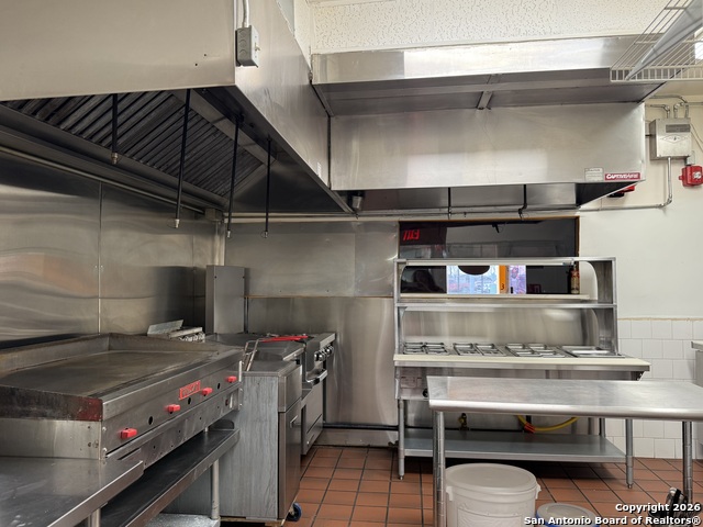 Listing photo id 36 for 5402 Zarzamora S