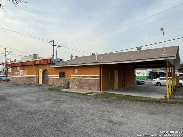 Listing photo id 4 for 5402 Zarzamora S