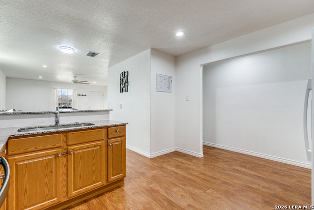 Image 18 of 25 For 354 Ike  