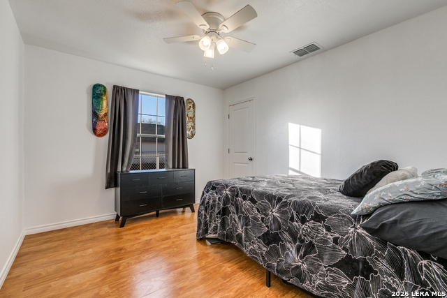 Image 23 of 25 For 354 Ike  