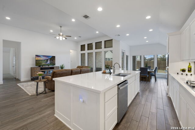 Image 14 of 42 For 9435 Mustang Herd