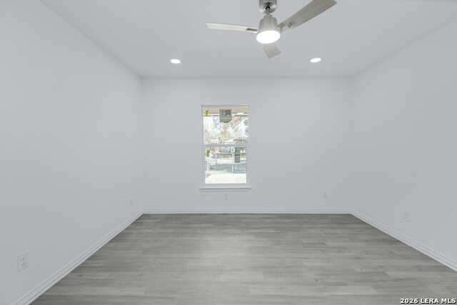 Image 20 of 36 For 1110 Hermine