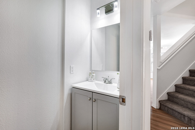 Image 17 of 29 For 9874 Alexa  