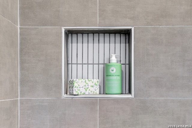 Image 22 of 29 For 9874 Alexa  