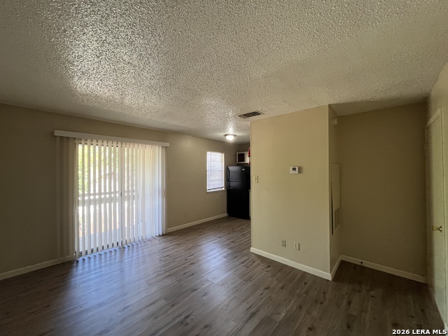 Image 4 of 17 For 300 Moursund Blvd.  10