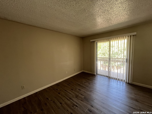 Image 6 of 17 For 300 Moursund Blvd.  10