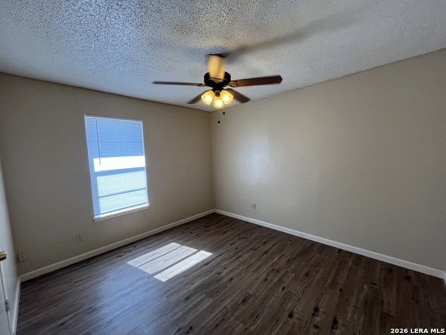 Image 9 of 17 For 300 Moursund Blvd.  10