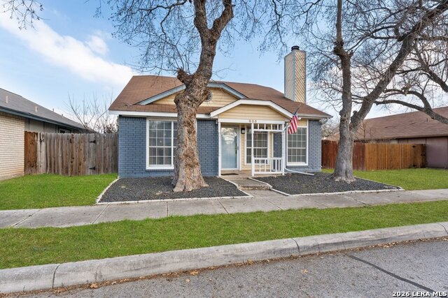 Image 4 of 28 For 805 Garden Meadow Dr