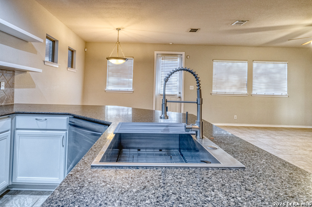 Image 10 of 31 For 21615 Dion  