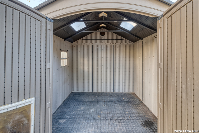 Image 28 of 31 For 21615 Dion  