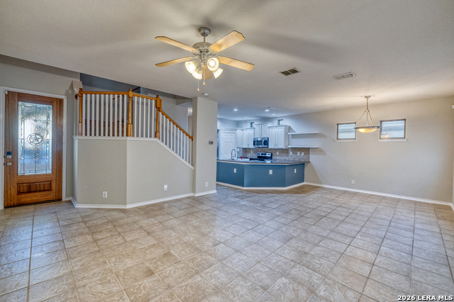 Image 4 of 31 For 21615 Dion  