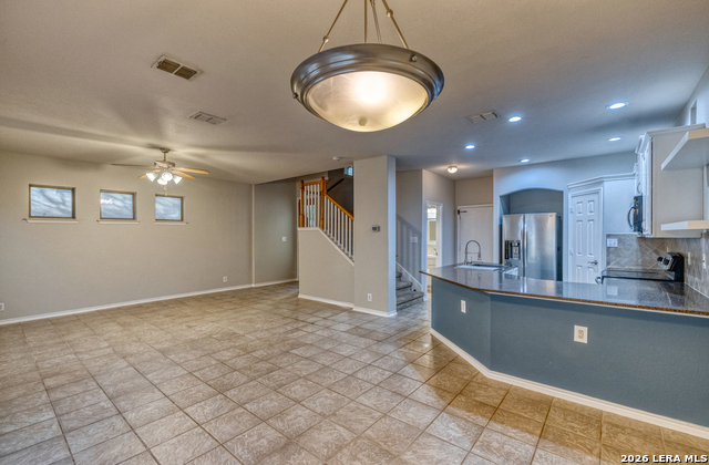 Image 6 of 31 For 21615 Dion  