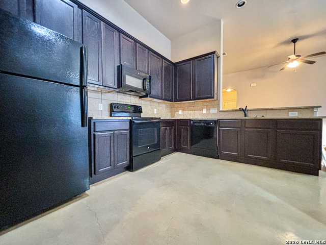 Image 8 of 13 For 746 -748 Saengerhalle