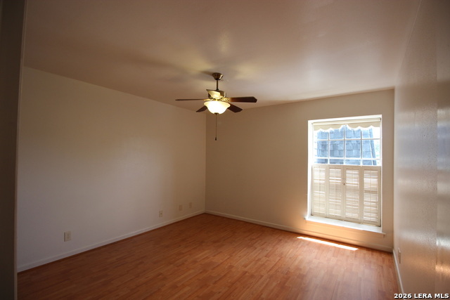 Image 18 of 39 For 8401 New Braunfels N 331