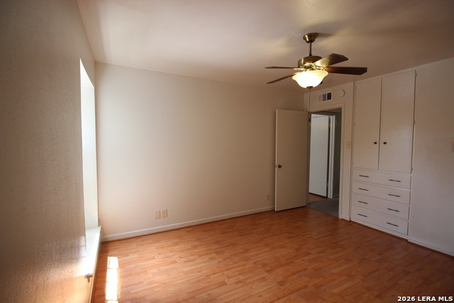 Image 21 of 39 For 8401 New Braunfels N 331