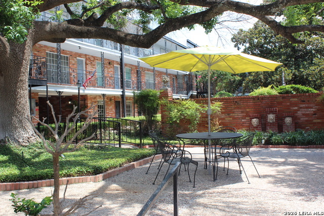 Image 34 of 39 For 8401 New Braunfels N 331