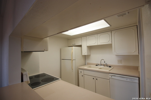 Image 7 of 39 For 8401 New Braunfels N 331