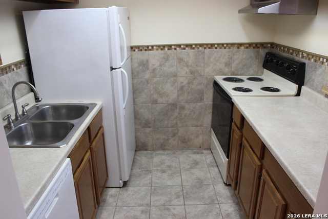 Image 11 of 37 For 8401 New Braunfels N 348