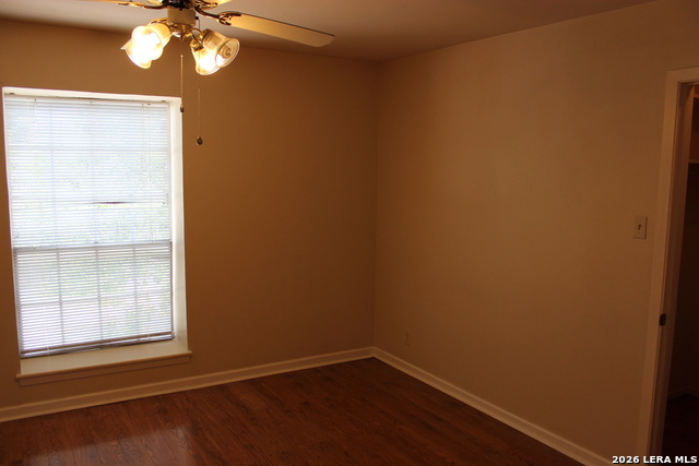 Image 17 of 37 For 8401 New Braunfels N 348