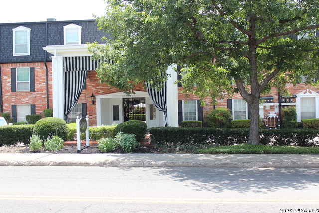 Image 2 of 37 For 8401 New Braunfels N 348