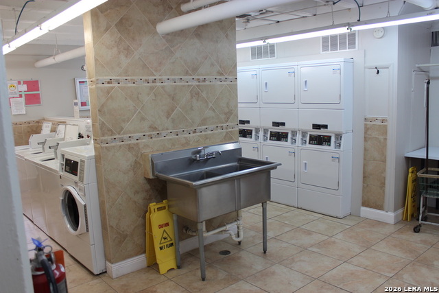 Image 27 of 37 For 8401 New Braunfels N 348