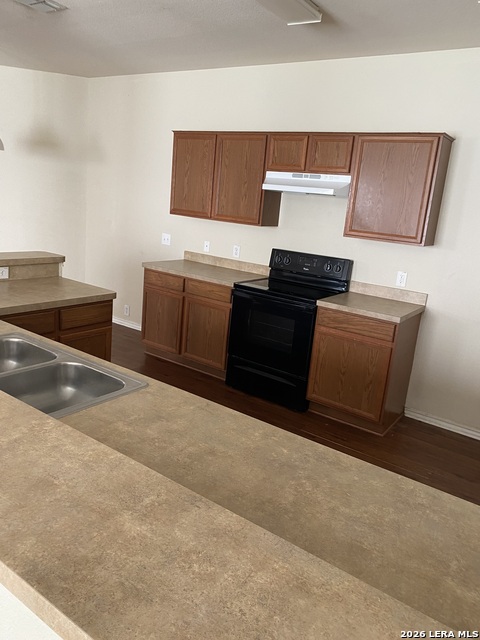 Image 4 of 17 For 5244 Brookline