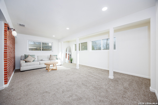 Image 11 of 33 For 4310 Judivan