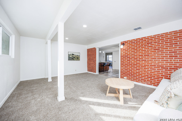 Image 12 of 33 For 4310 Judivan