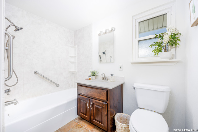 Image 23 of 33 For 4310 Judivan