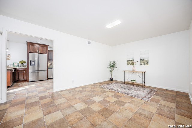 Image 4 of 33 For 4310 Judivan