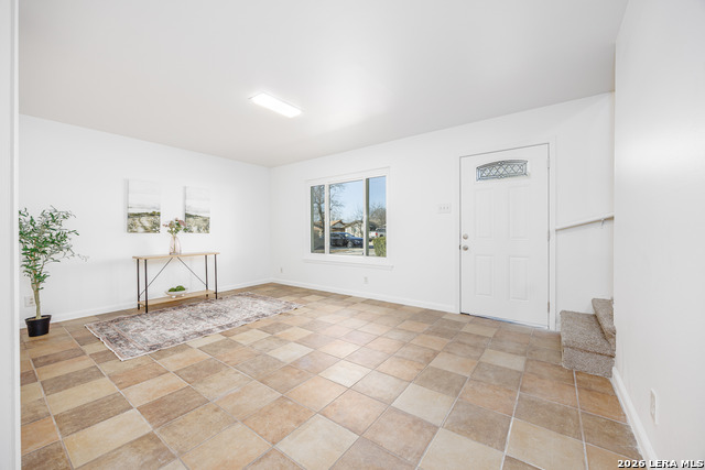 Image 5 of 33 For 4310 Judivan