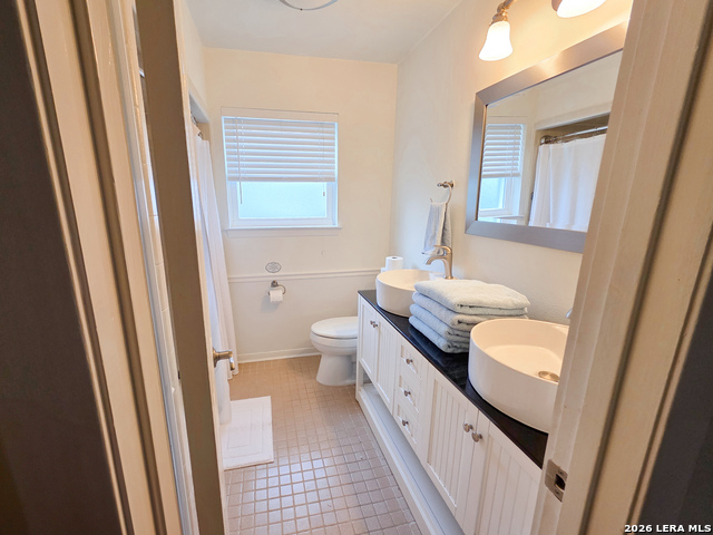 Image 12 of 25 For 4305 Temple  