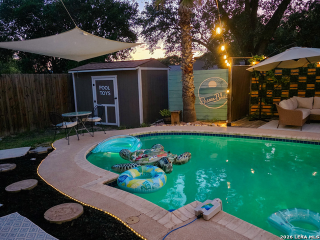 Image 22 of 25 For 4305 Temple  