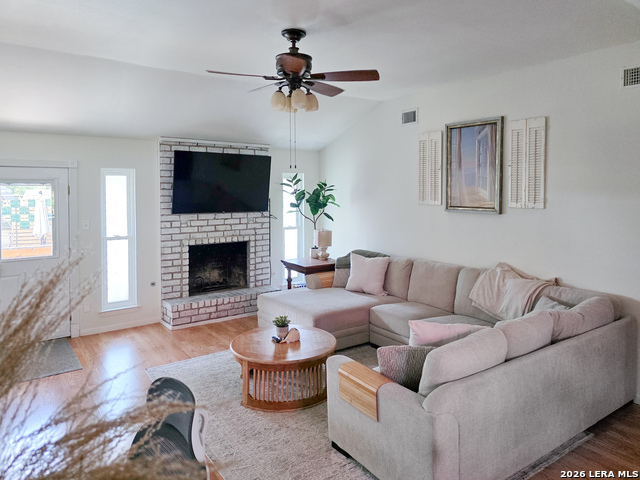 Image 4 of 25 For 4305 Temple  