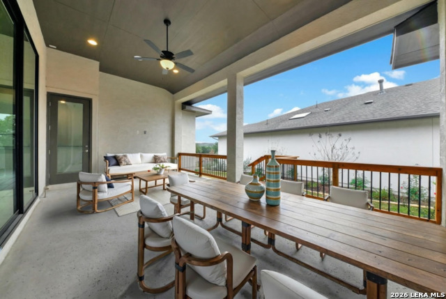 Listing photo id 8 for 23350 Grande Vista