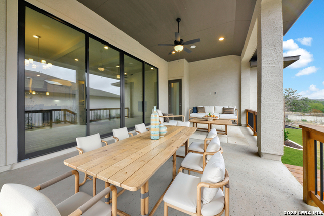 Listing photo id 9 for 23350 Grande Vista