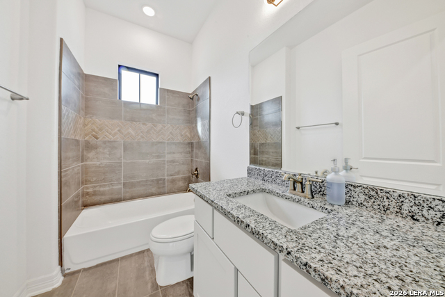 Listing photo id 25 for 23350 Grande Vista