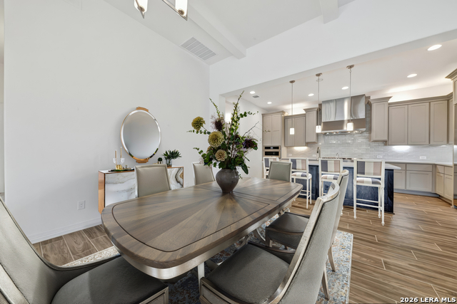 Listing photo id 2 for 23350 Grande Vista