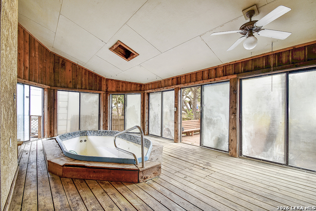 Image 13 of 25 For 1734 Donerail