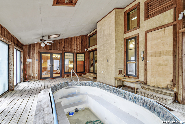 Image 14 of 25 For 1734 Donerail